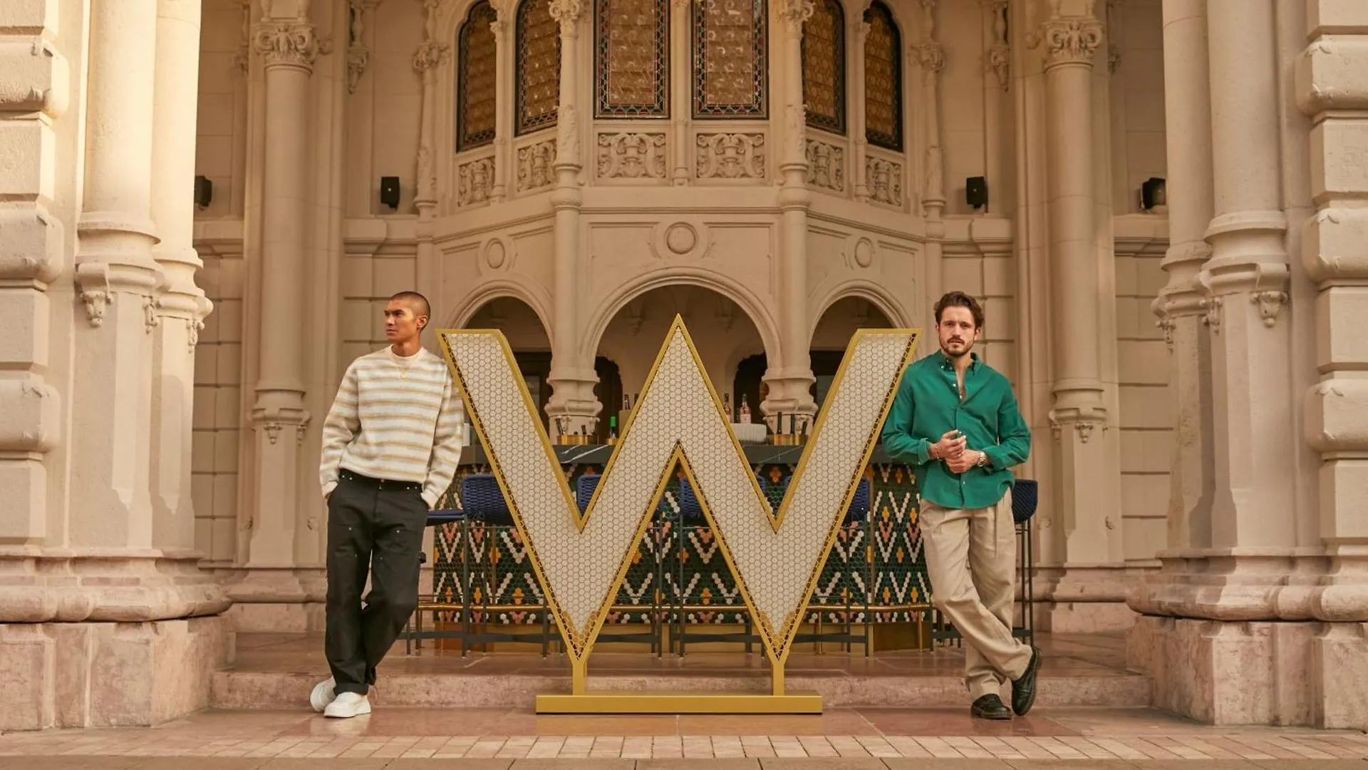 W Budapest 5*,