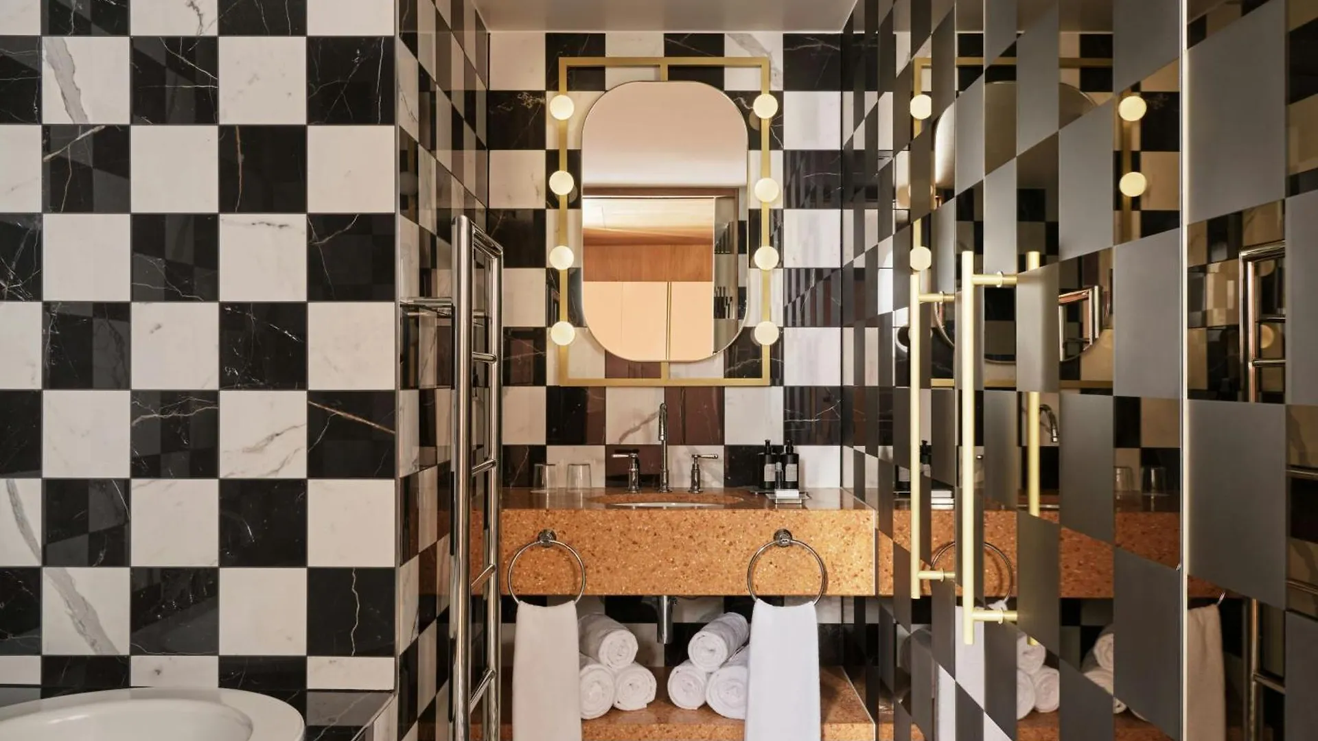 ***** Hotel W Budapest Hongrie